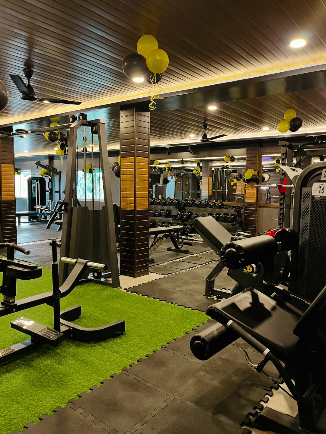 Sample gym interior view 12