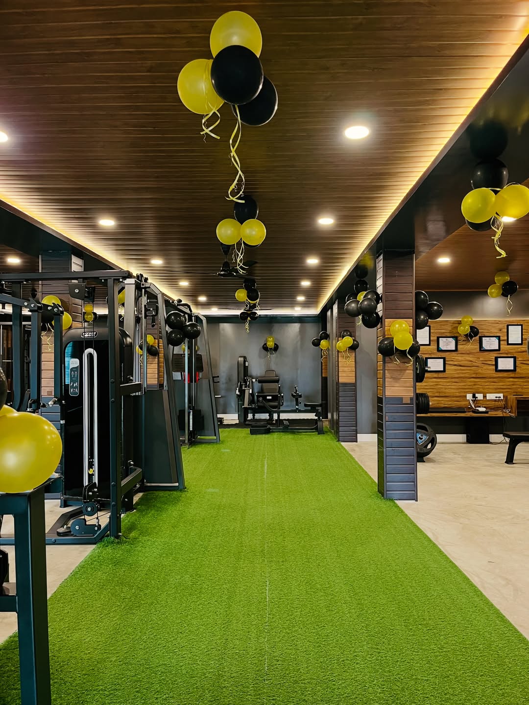 Sample gym interior view 03
