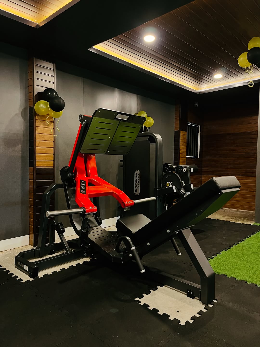 Sample gym interior view 19