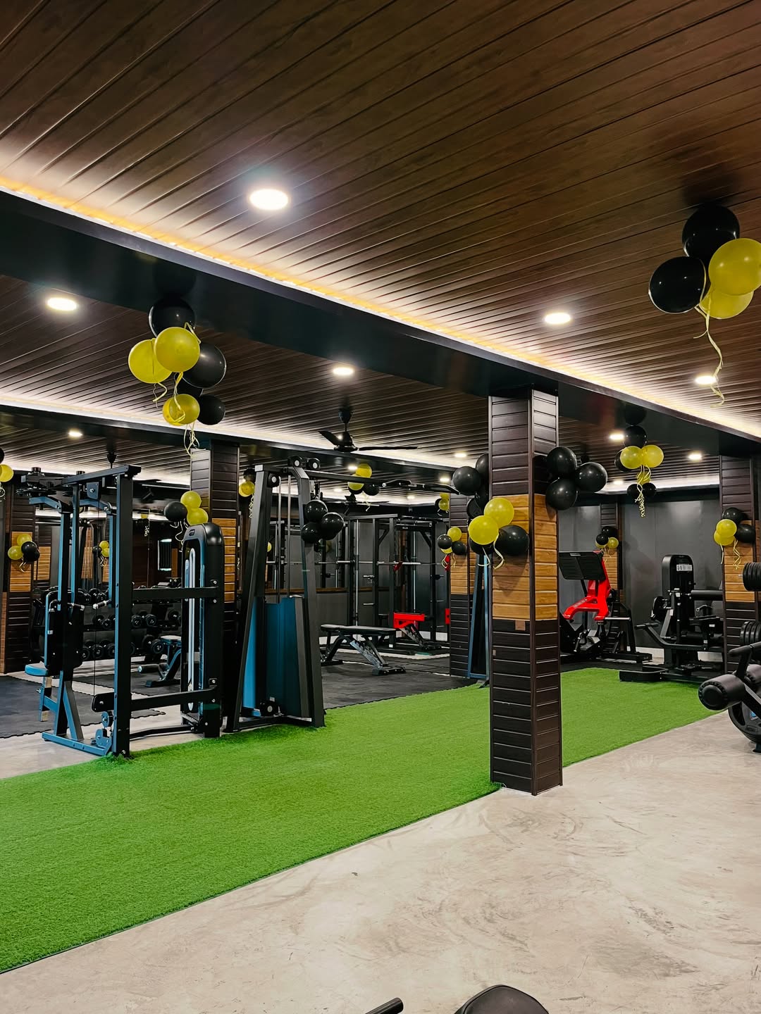 Sample gym interior view 09